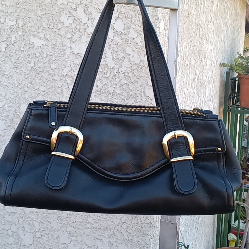Michael kors handbag ( Black)